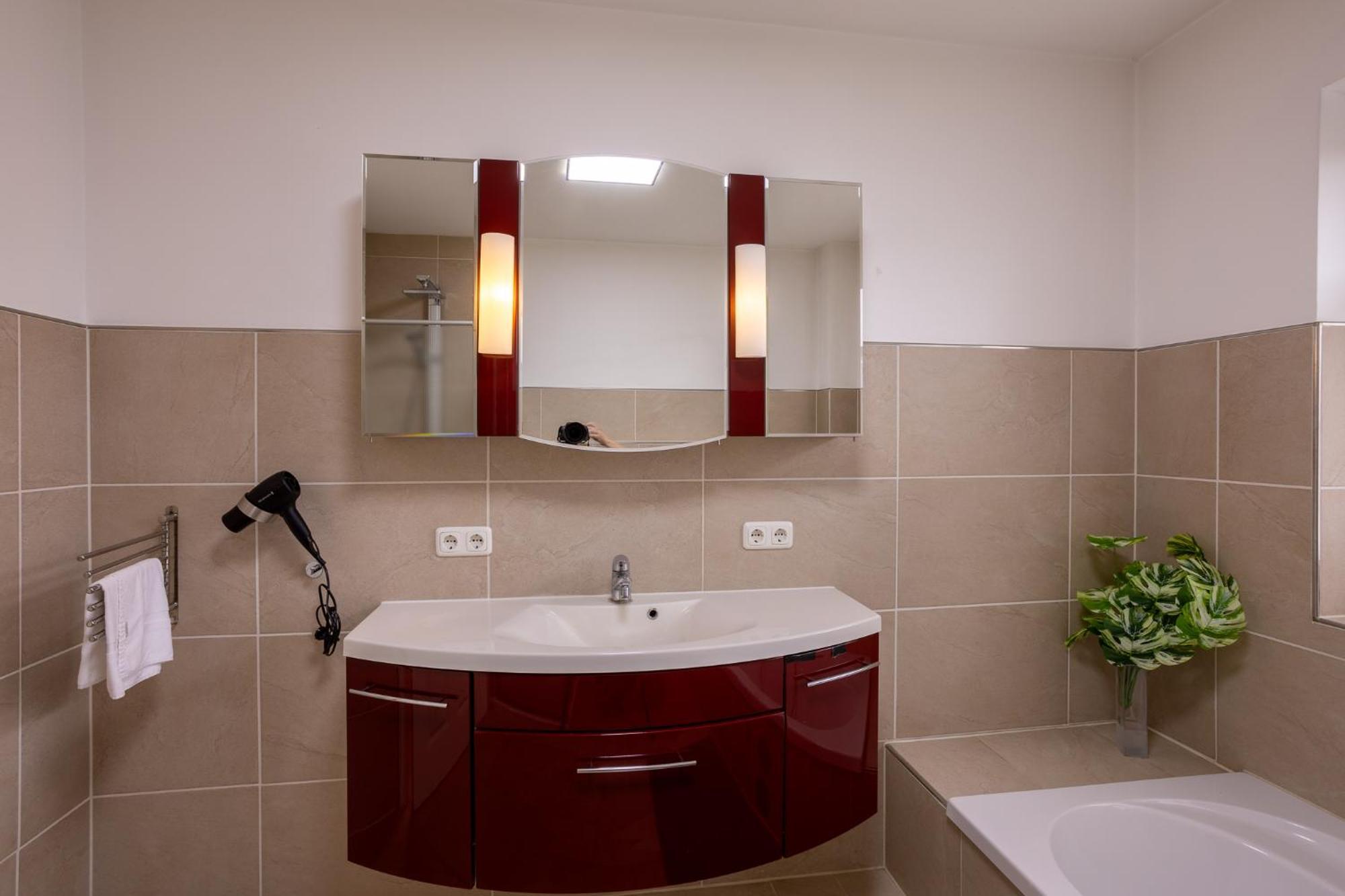 Apartment Oara Comfort Home, 160qm Mit Garten Reppenstedt